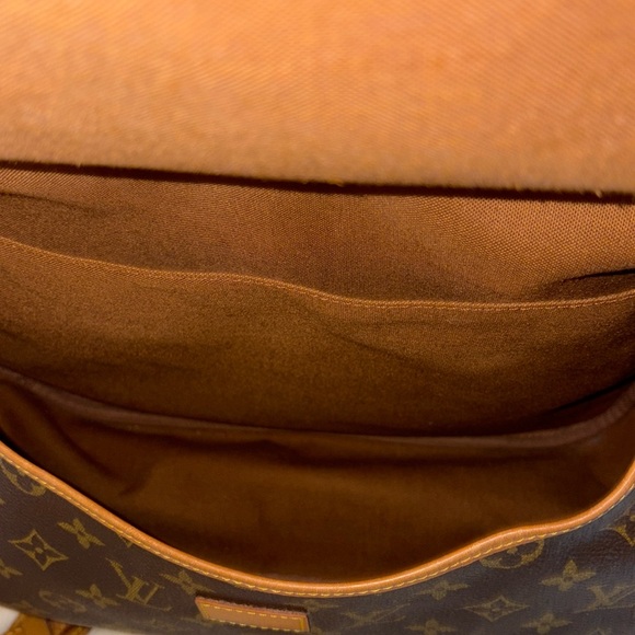 Louis Vuitton Guaranteed Authentic Monogram Saumur 35 Messenger Bag - Picture 17 of 17